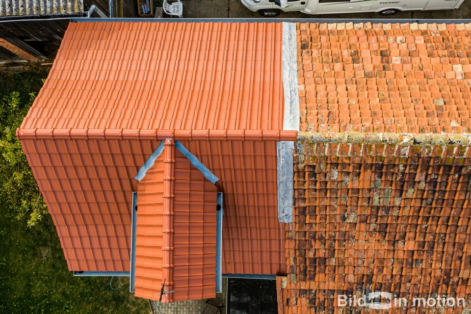 Dach von oben Inspektion Dachdecker Drohne Bestandsaufnahme Sanierung