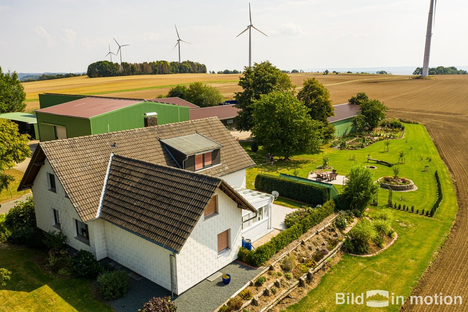 Drohne Luftbildfotograf Haus und Grundstueck Luftbild